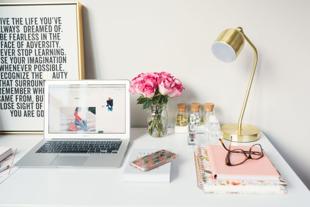 how to become a content strategist