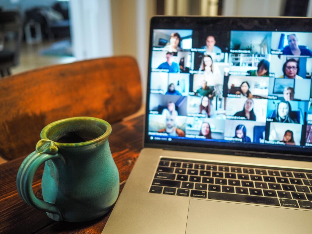 advantages and disadvantages of online courses