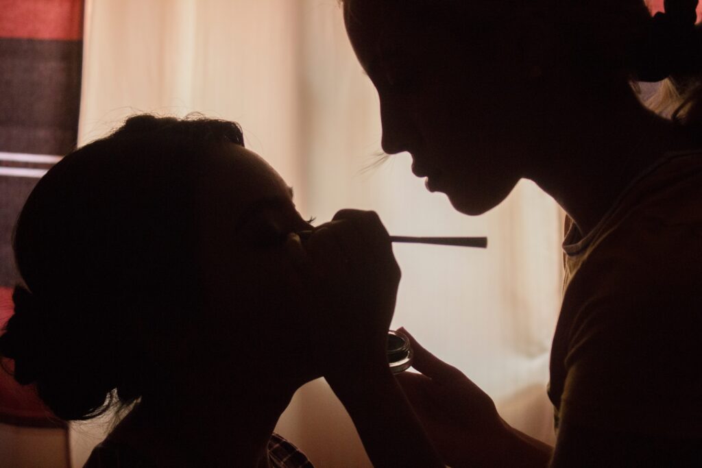 how to become a freelance makeup artist
