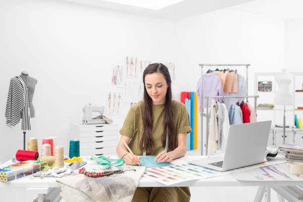how to become a fashion designer without a degree