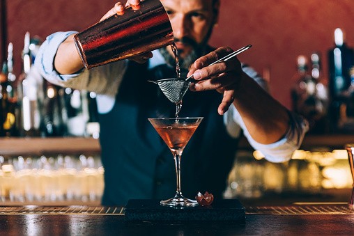 how to become a bartender with no experience