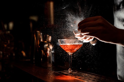 how to become a bartender with no experience