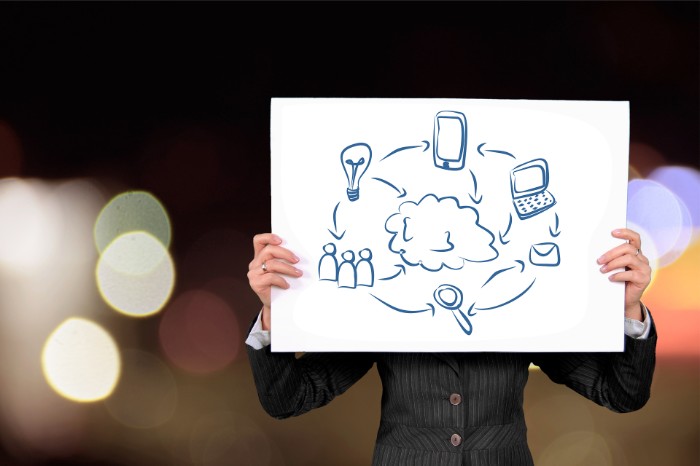 how to become a public relations specialist