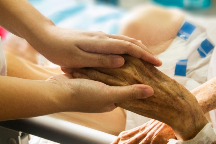 how to become a hospice nurse