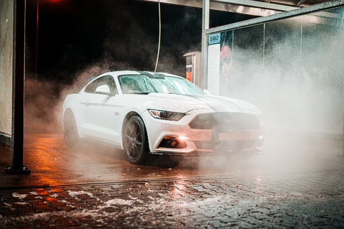 How to Become a Car Detailer