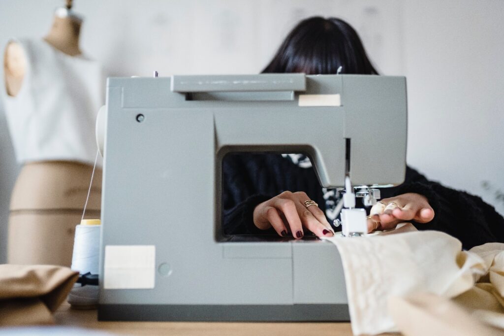 how to become a tailor