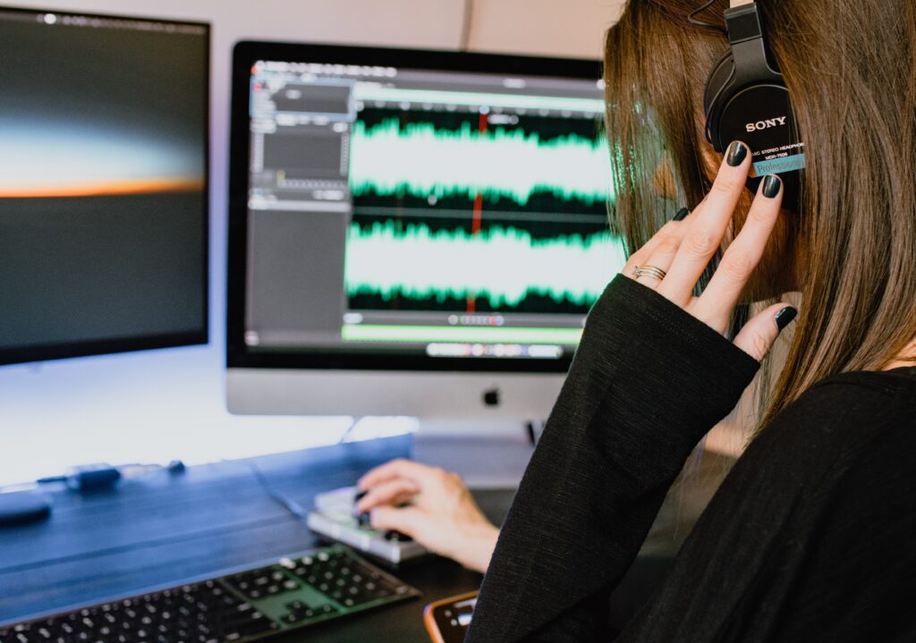 Are you looking for a guide on how to become a podcast producer? If yes, then you're in the right place. Podcasting is a great way to share your voice and ideas.
