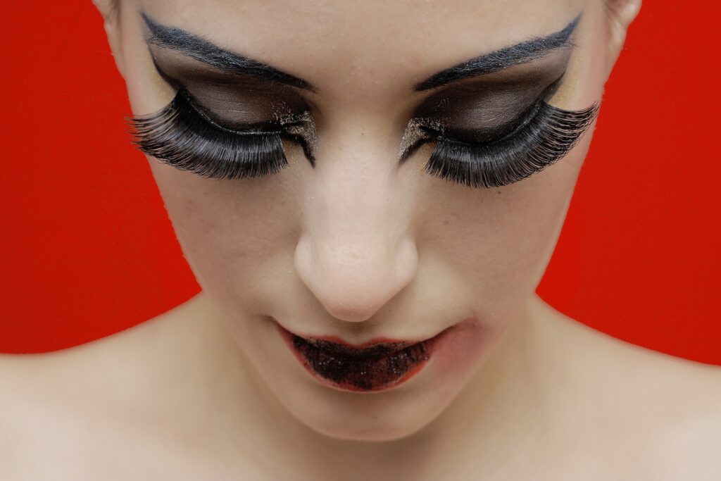 how to become a certified lash technician