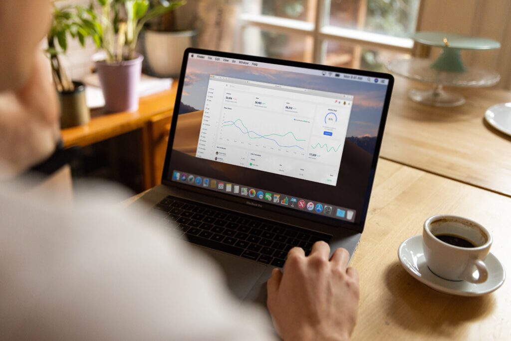 how long does it take to become an economist