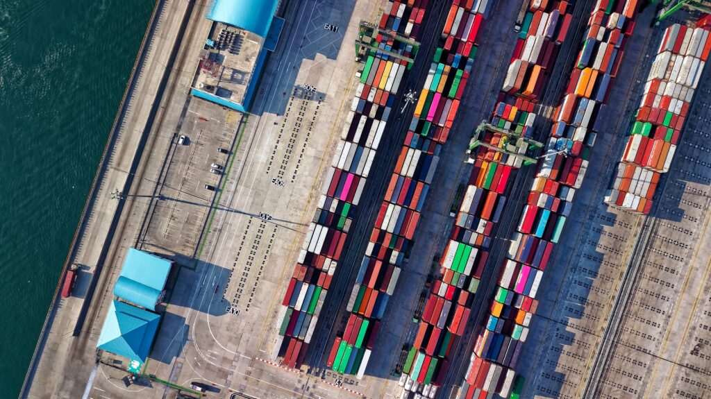 how to become a supply chain manager