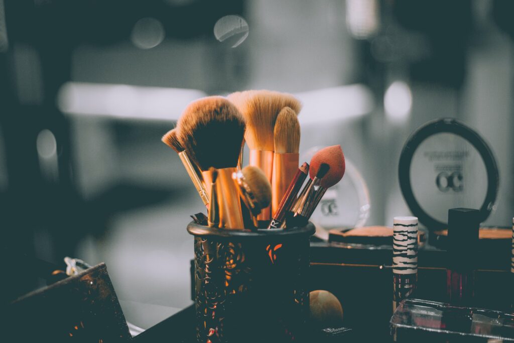 how to become a freelance makeup artist