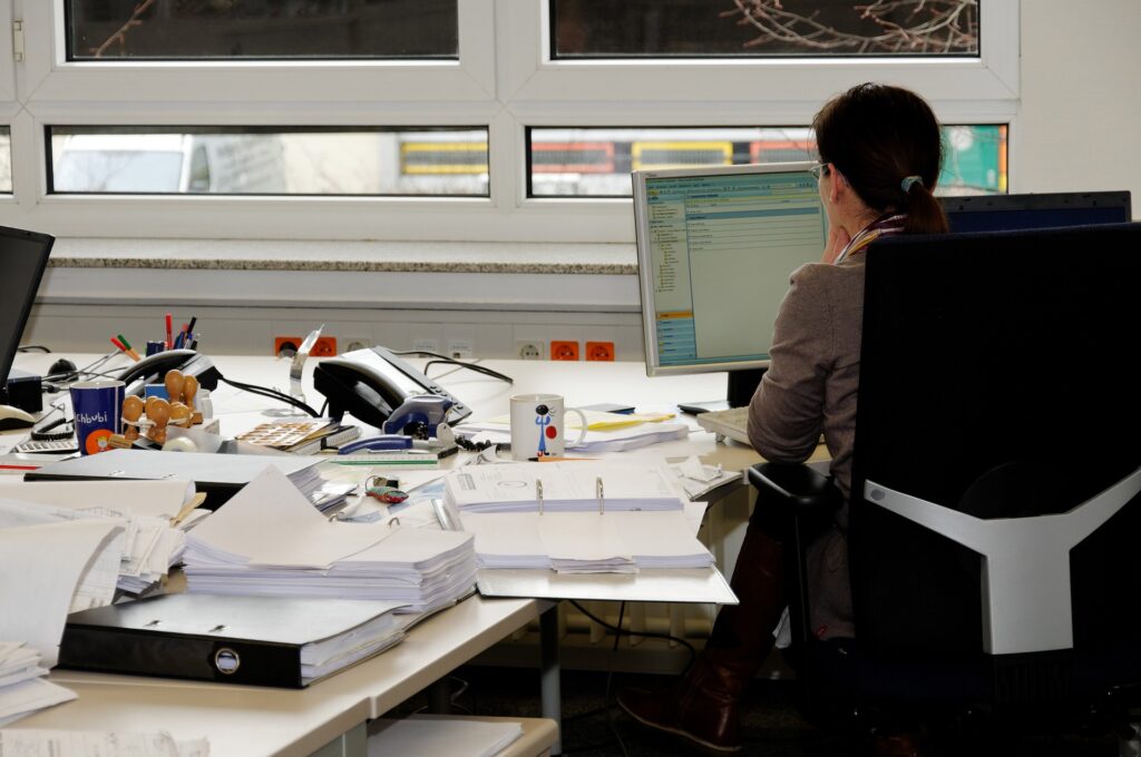 how to get an office job with no experience
