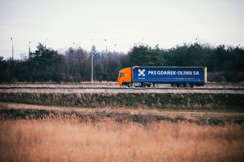how to become a logistics manager
